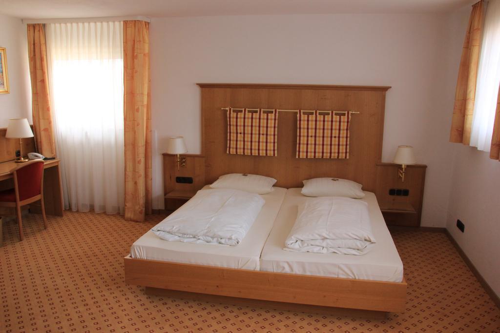 Hotel Am Schloss Darmstaedter Hof Bad Homburg vor der Hoehe Bilik gambar