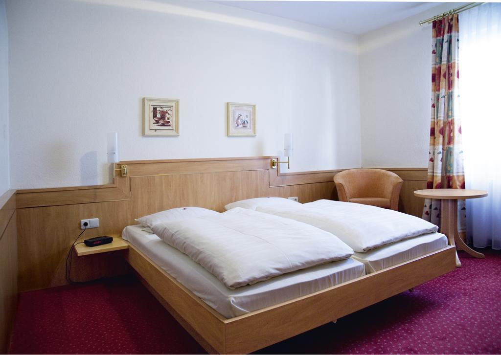 Hotel Am Schloss Darmstaedter Hof Bad Homburg vor der Hoehe Bilik gambar
