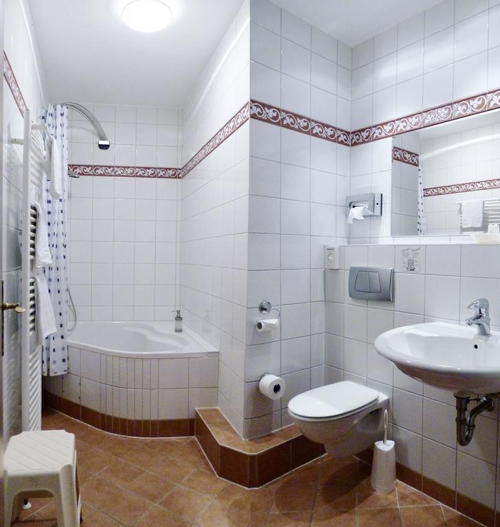 Hotel Am Schloss Darmstaedter Hof Bad Homburg vor der Hoehe Bilik gambar